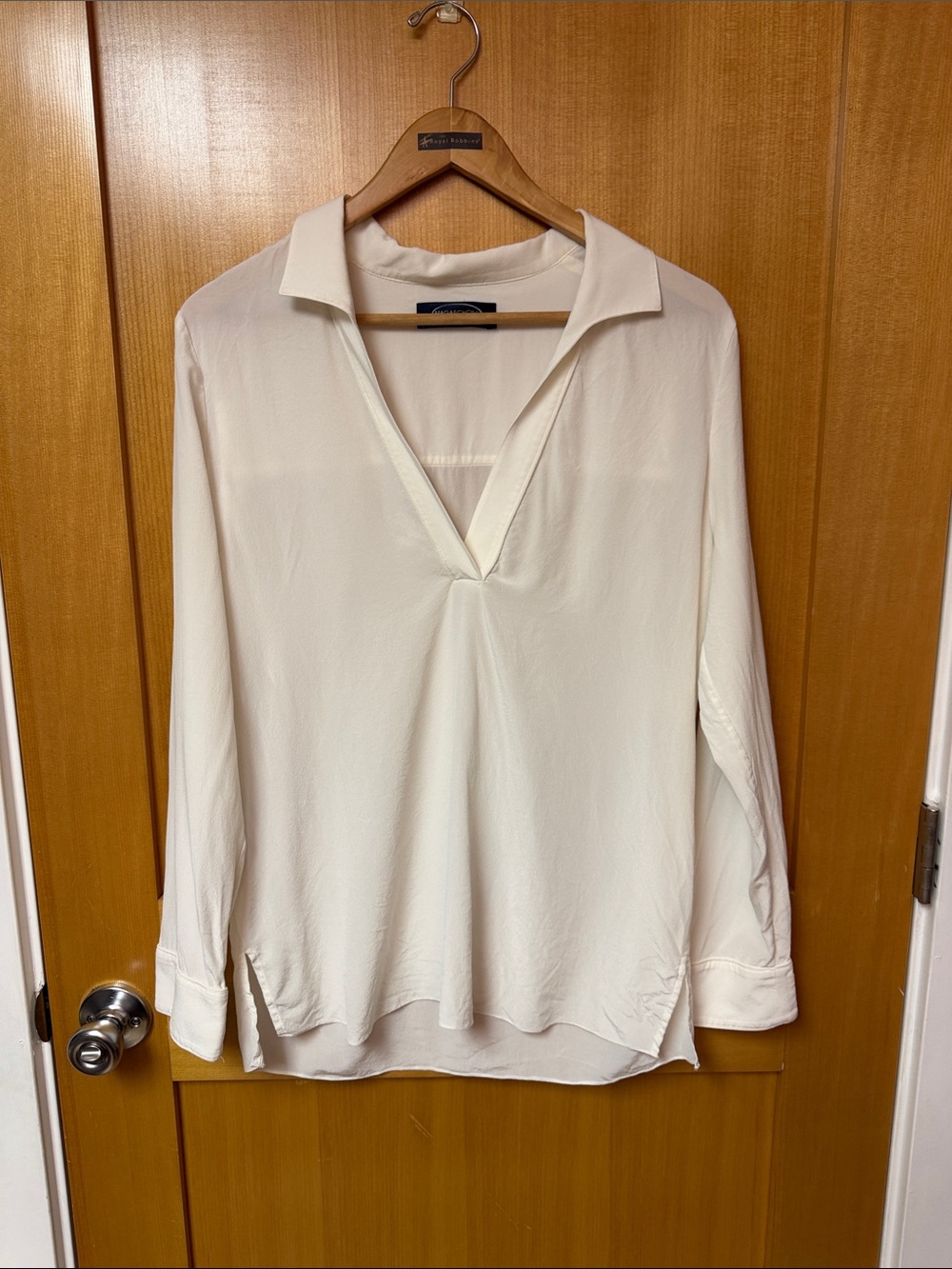 100% Silk Magaschoni Cream V-Neck Collared Long-Sleeve Blouse